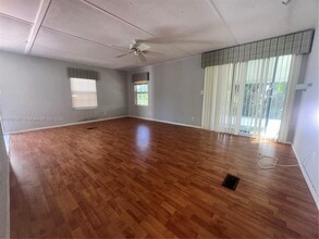 4063 Community Dr in West Palm Beach, FL - Building Photo - Building Photo