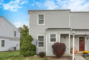 843 Old Silver Spring Rd in Mechanicsburg, PA - Building Photo