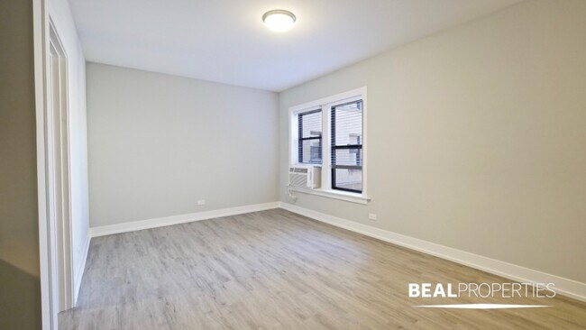 705 W Brompton Ave-Unit -20 in Chicago, IL - Building Photo - Building Photo