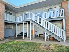 1109 Broadway Avenue J in Galveston, TX - Building Photo - Building Photo
