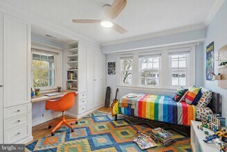 62 W Lodges Ln in Bala Cynwyd, PA - Foto de edificio - Building Photo