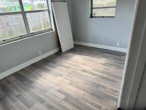 1015 Avenue I in Riviera Beach, FL - Building Photo - Building Photo