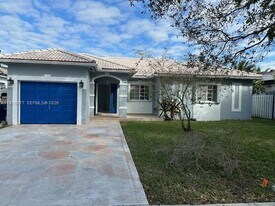 9047 NW 169th St in Miami Lakes, FL - Building Photo