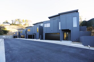 Eaton Park in Los Angeles, CA - Foto de edificio - Building Photo