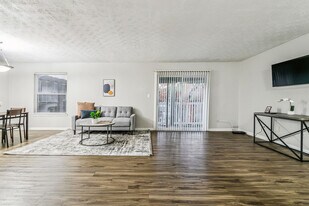 2006 Mission Ridge Ln, Unit SI FL2-ID1613351P in Atlanta, GA - Building Photo