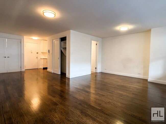 East 82nd Street in New York, NY - Building Photo - Building Photo