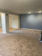 1424 Boxwood Dr in Gloucester Township, NJ - Building Photo - Building Photo