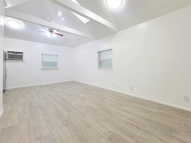 1014 1/2 E 38th St in Austin, TX - Building Photo - Building Photo
