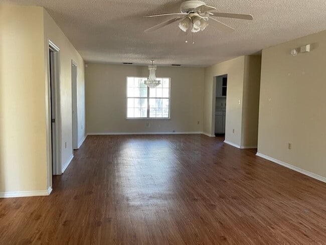 52 Shaw Rd in Hinesville, GA - Building Photo - Building Photo