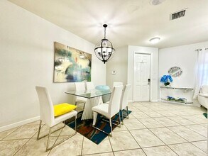 418 SE 32nd Ave in Homestead, FL - Building Photo - Building Photo