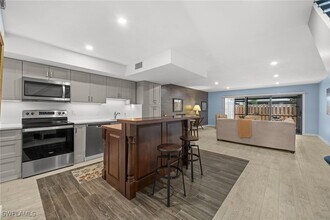 833 Meadowland Dr in Naples, FL - Building Photo - Building Photo