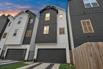 2015 Cochran St in Houston, TX - Foto de edificio - Building Photo