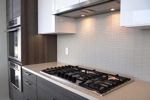 1 Franklin St, Unit 2004 in Boston, MA - Building Photo