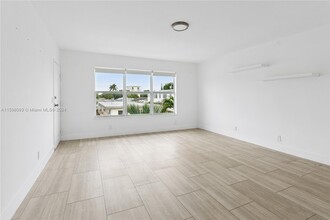 840 82nd St, Unit 3 in Miami Beach, FL - Foto de edificio - Building Photo