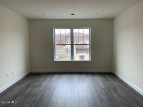 12 White St in Cohoes, NY - Building Photo - Building Photo