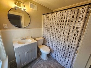21 Clay St, Unit A in Laconia, NH - Building Photo - Building Photo