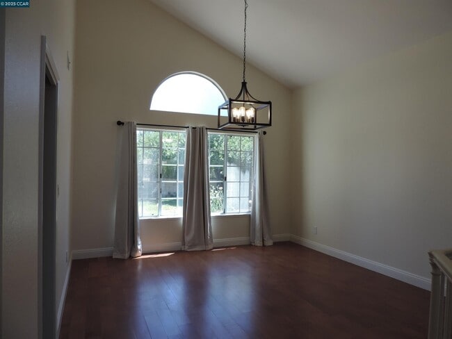2190 Canyon Crest Ave in San Ramon, CA - Building Photo - Building Photo