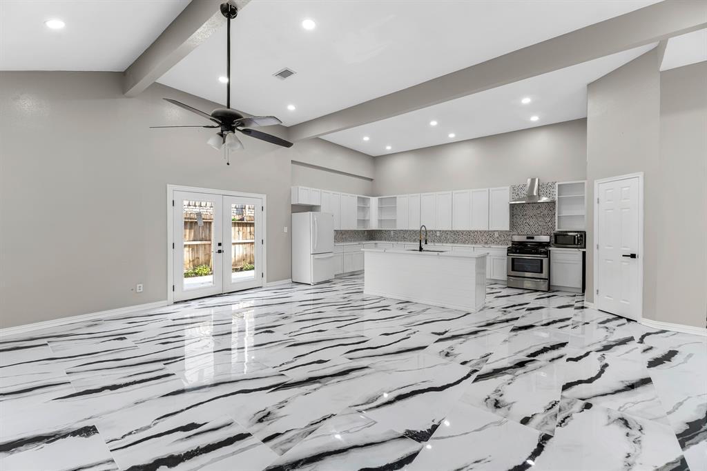3411 Greenwood Dr in Sugar Land, TX - Building Photo