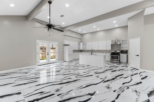 property at 3411 Greenwood Dr