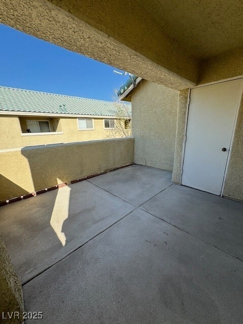 property at 1561 Linnbaker Ln