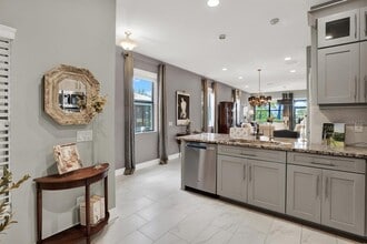 1656 Nature View Dr in Lutz, FL - Building Photo - Building Photo