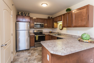 Huntington Square Senior Apartments in Medina, OH - Building Photo - Interior Photo