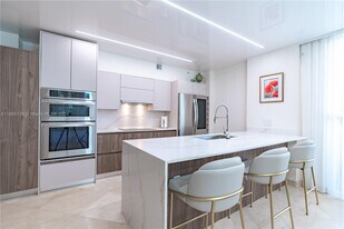 17555 Atlantic Blvd, Unit # 508 in Sunny Isles Beach, FL - Building Photo