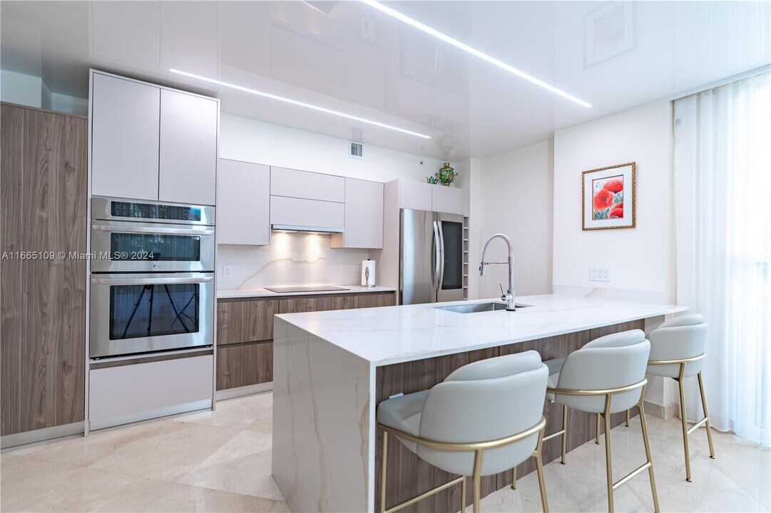 17555 Atlantic Blvd, Unit # 508 in Sunny Isles Beach, FL - Building Photo