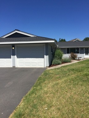 3611 La Marada Way Duplex in Klamath Falls, OR - Building Photo