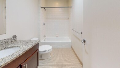 273 E Berkeley St, Unit 513D in Boston, MA - Building Photo - Building Photo