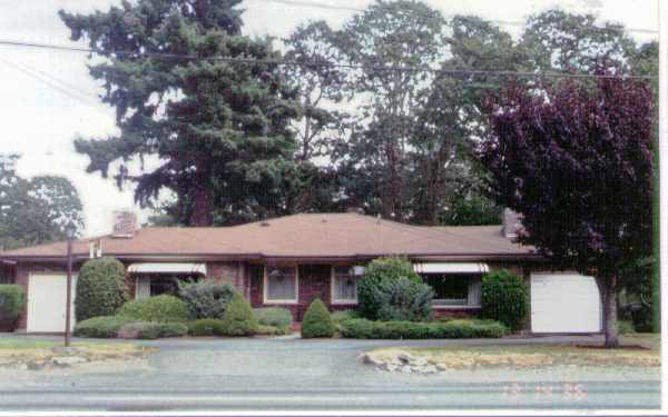 8405-8407 Bridgeport Way SW in Tacoma, WA - Building Photo