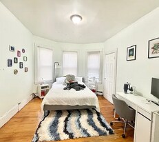 168 Hillside St, Unit 5 in Boston, MA - Building Photo