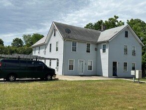 284 Main St in Center Moriches, NY - Building Photo - Primary Photo