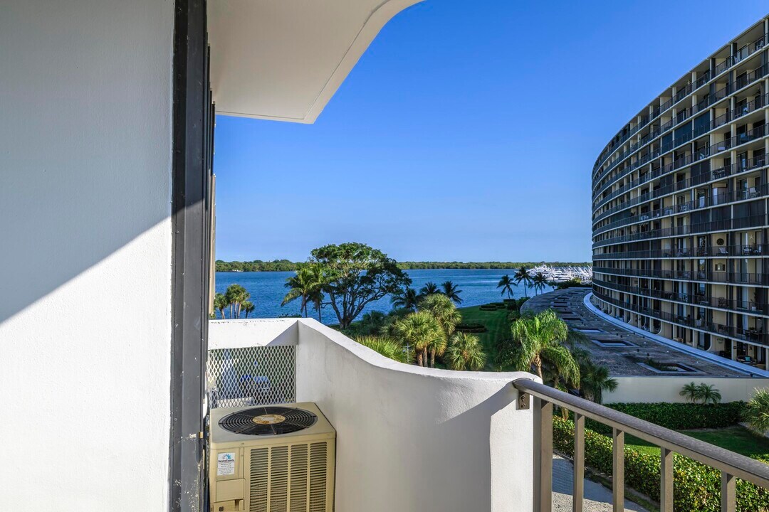 1200 Marine Way in North Palm Beach, FL - Building Photo