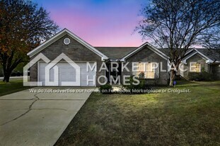 1700 Crabtree Cir in Tuscaloosa, AL - Building Photo