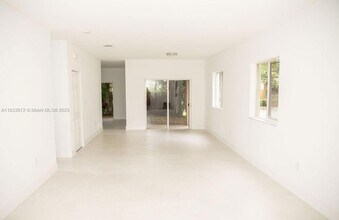 273 SE 32nd Ave in Homestead, FL - Building Photo - Building Photo