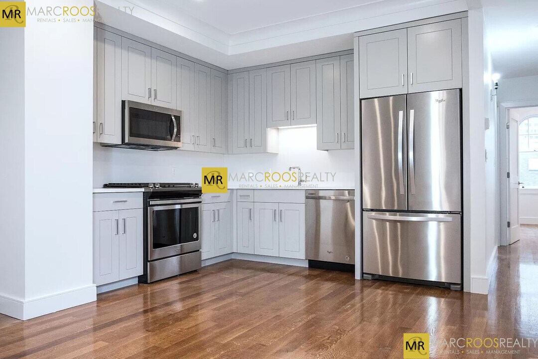 11 Temple Pl, Unit 3 in Boston, MA - Building Photo