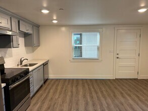 305 U St in Sacramento, CA - Building Photo - Building Photo