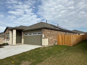 117 Mayacama Lp in San Marcos, TX - Building Photo - Building Photo