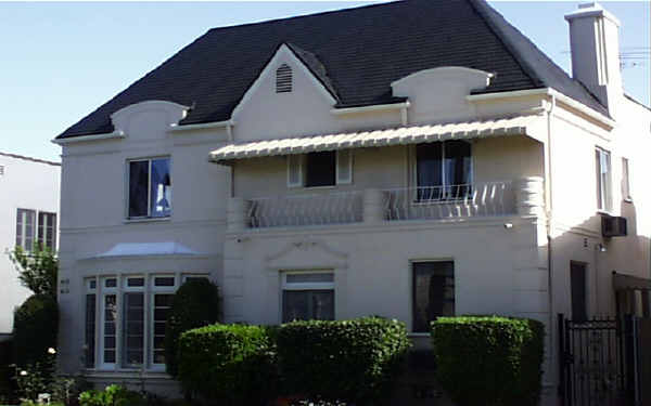 428 S Palm Dr in Beverly Hills, CA - Foto de edificio - Building Photo
