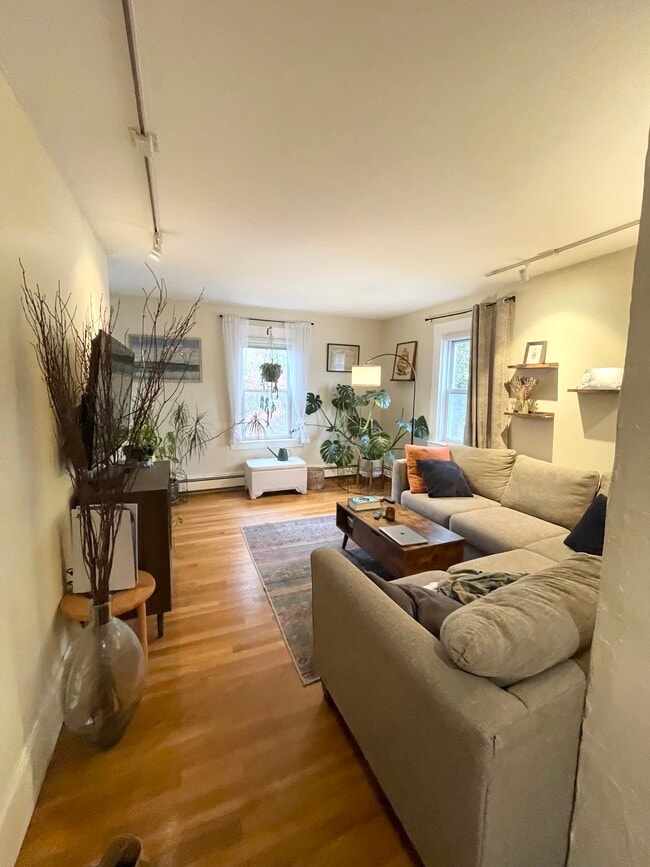 property at 2 Hagar St