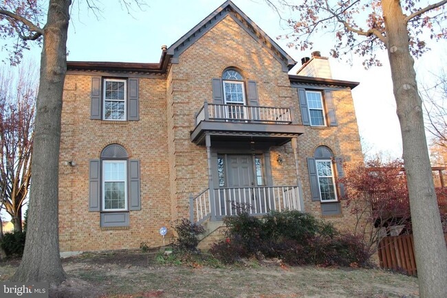 5900 Wescott Hills Way in Alexandria, VA - Foto de edificio - Building Photo