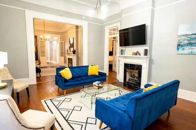 property at 1433 Esplanade Ave