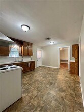 718 E Wilkins St in Angleton, TX - Building Photo - Building Photo
