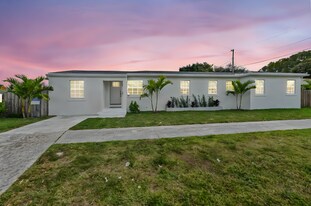 3400 Parker Ave in West Palm Beach, FL - Building Photo