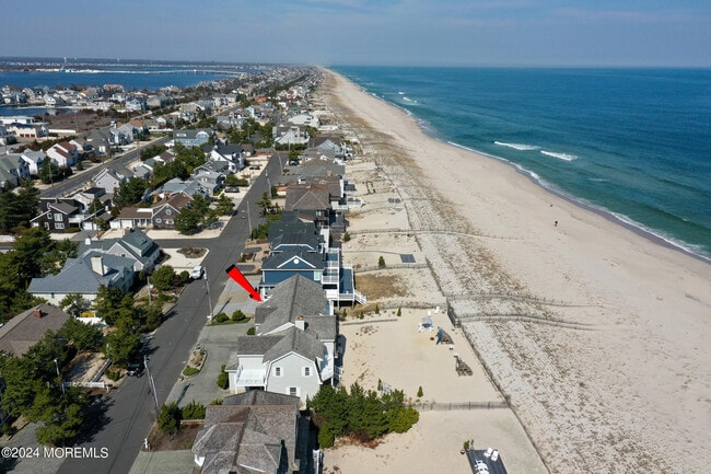 214 Dune Ave in Mantoloking, NJ - Building Photo - Building Photo