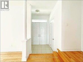 185 Paradelle Dr in Richmond Hill, ON - Building Photo - Building Photo