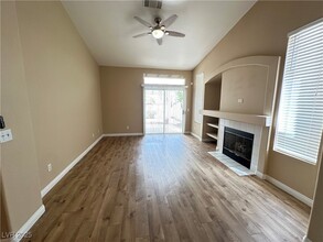 9744 Panorama Cliff Dr in Las Vegas, NV - Building Photo - Building Photo