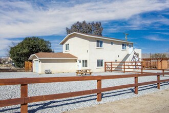 61786 Desert Air Rd in Joshua Tree, CA - Building Photo - Building Photo