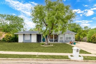 142 Lake Valley St in San Antonio, TX - Building Photo